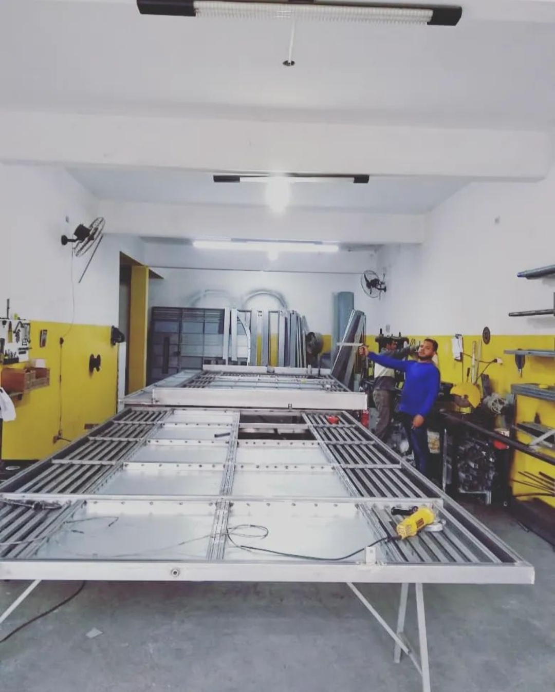 MJR PORTÕES SERRALHERIA GRADES PORTAS DE ENROLAR