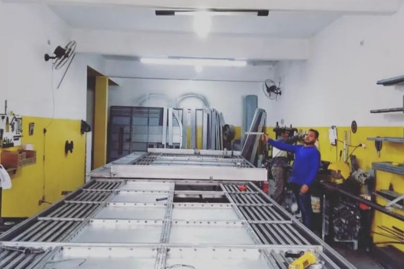 MJR PORTÕES SERRALHERIA GRADES PORTAS DE ENROLAR